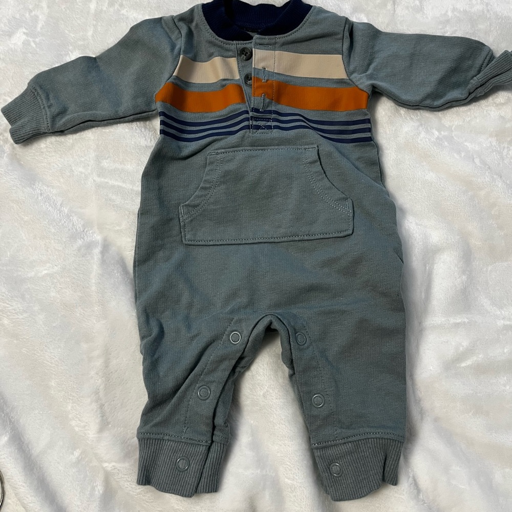 Carters onesie looks brand new only worn twice